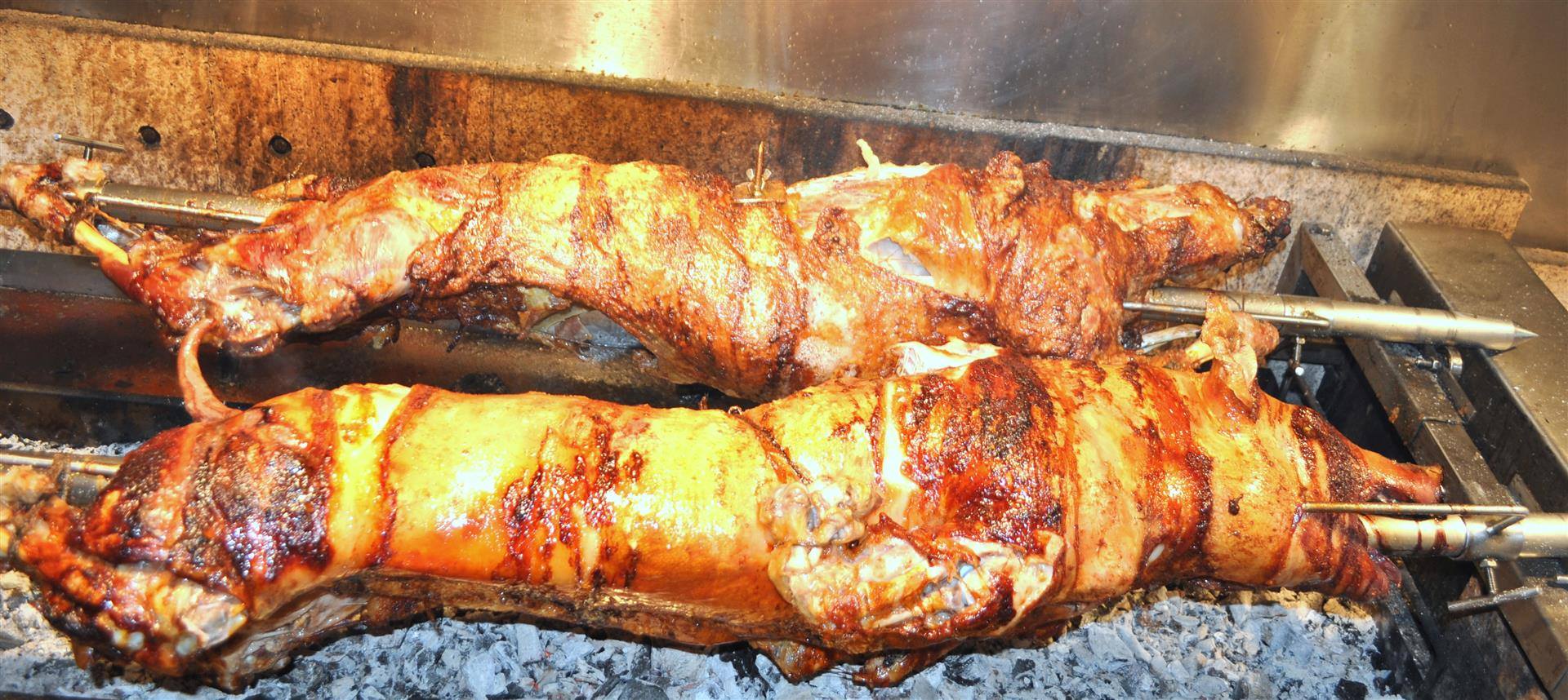 PRAGNJE - SPANNFERKEL / LAMM